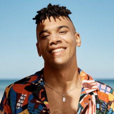 Kasdienis veido aliejaus ir apsaugos nuo saulės rinkinys